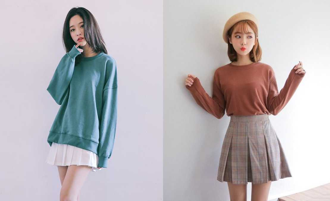 Chân váy ngắn phối cùng áo sweater