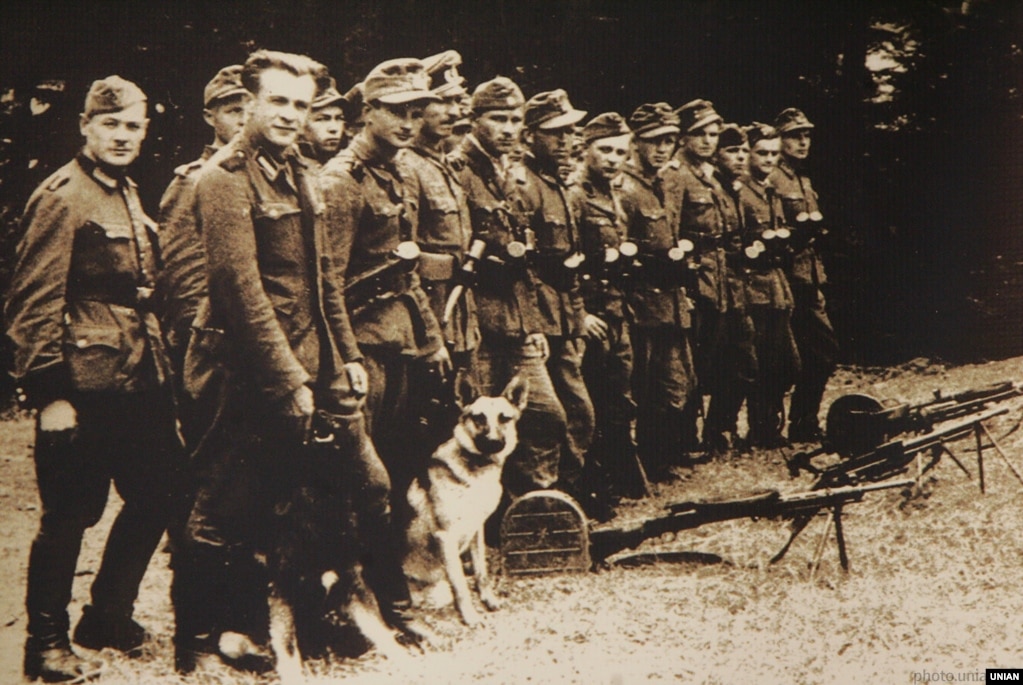 Бійці сотні УПА «Леви» при охороні Збору УГВР в липні 1944 року в селі Сприня Львівської області