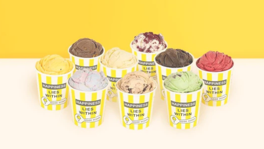 A group of ice cream cups

Description automatically generated