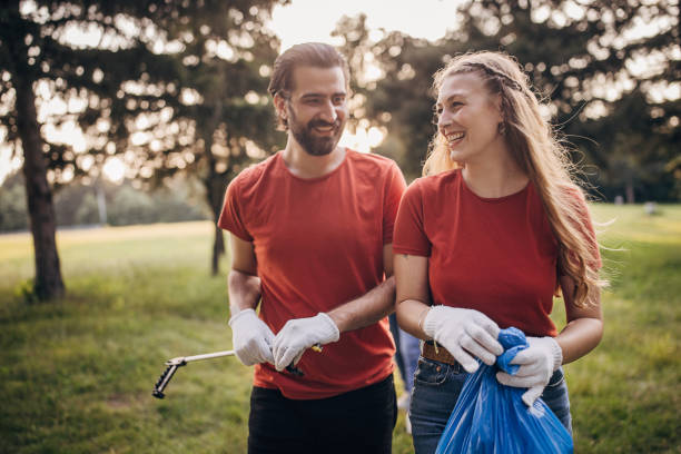 Volunteer to construct or clean something