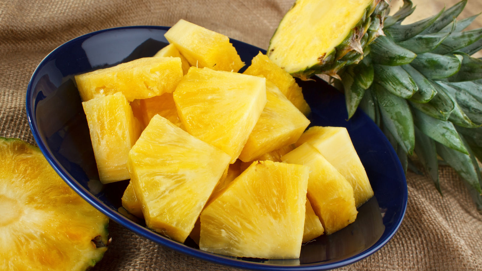 pineapple slices with high levels of bromelain