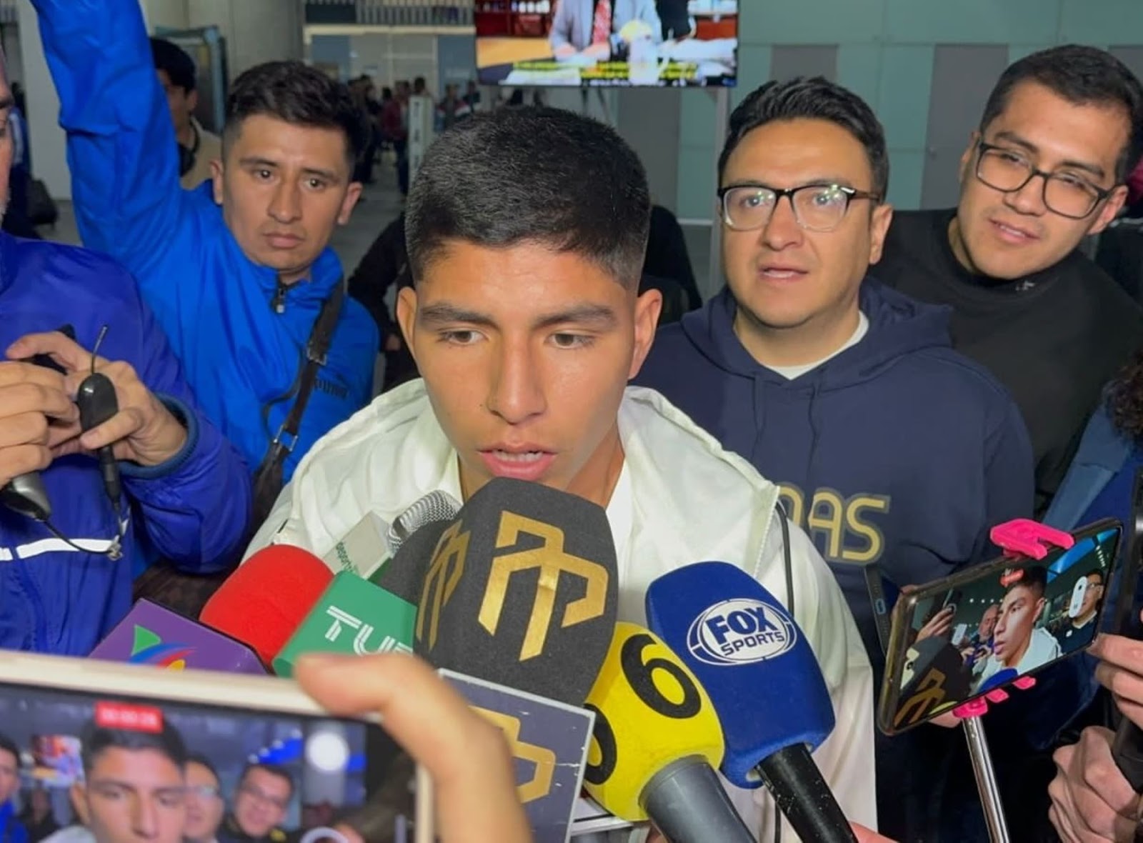 Piero Quispe llegó a México en medio de expectativa del aficionado y prensa mexicana
