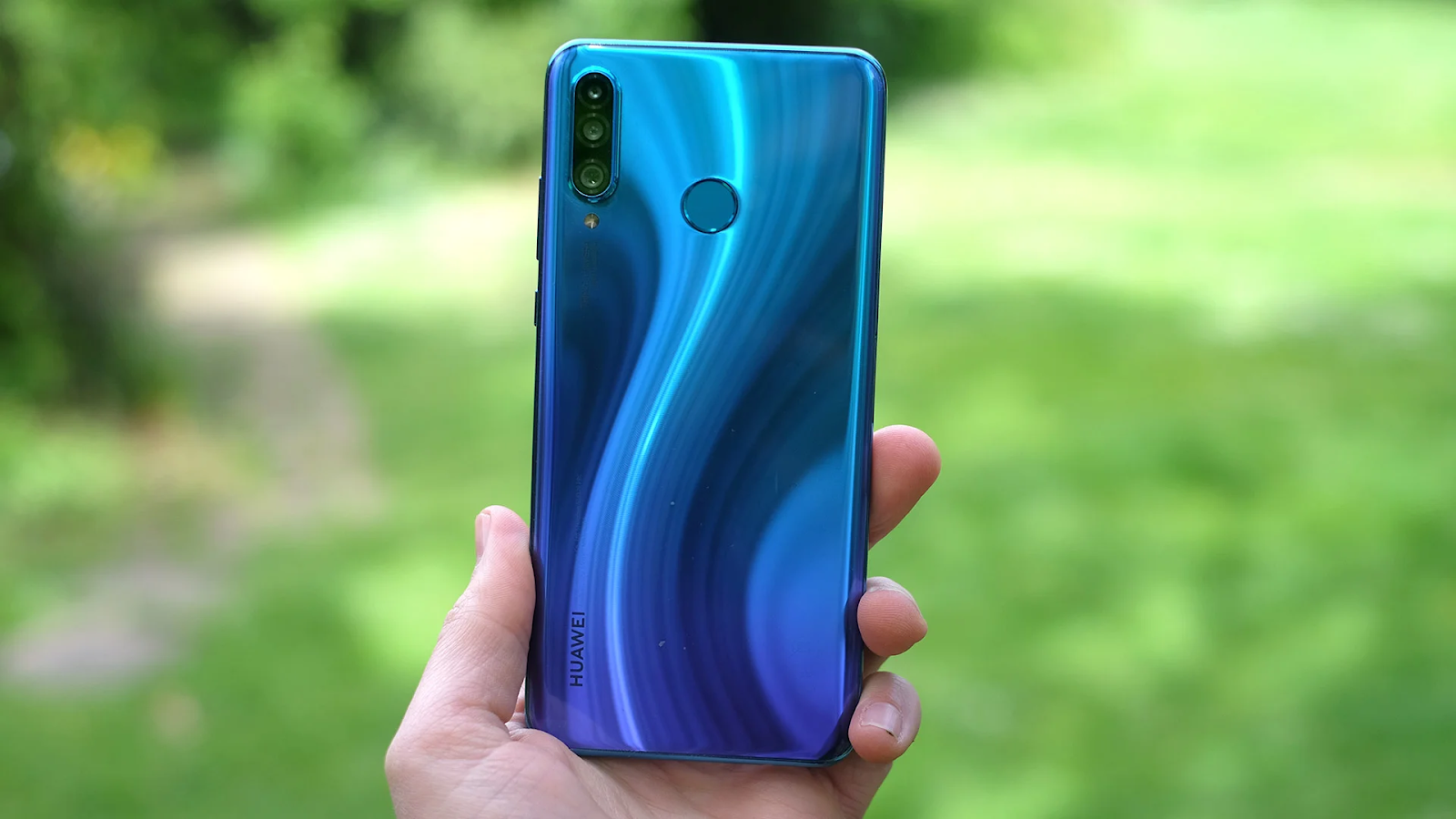  Huawei P30 lite, HP Huawei harga 1 jutaan (Photo: Trusted Reviews)