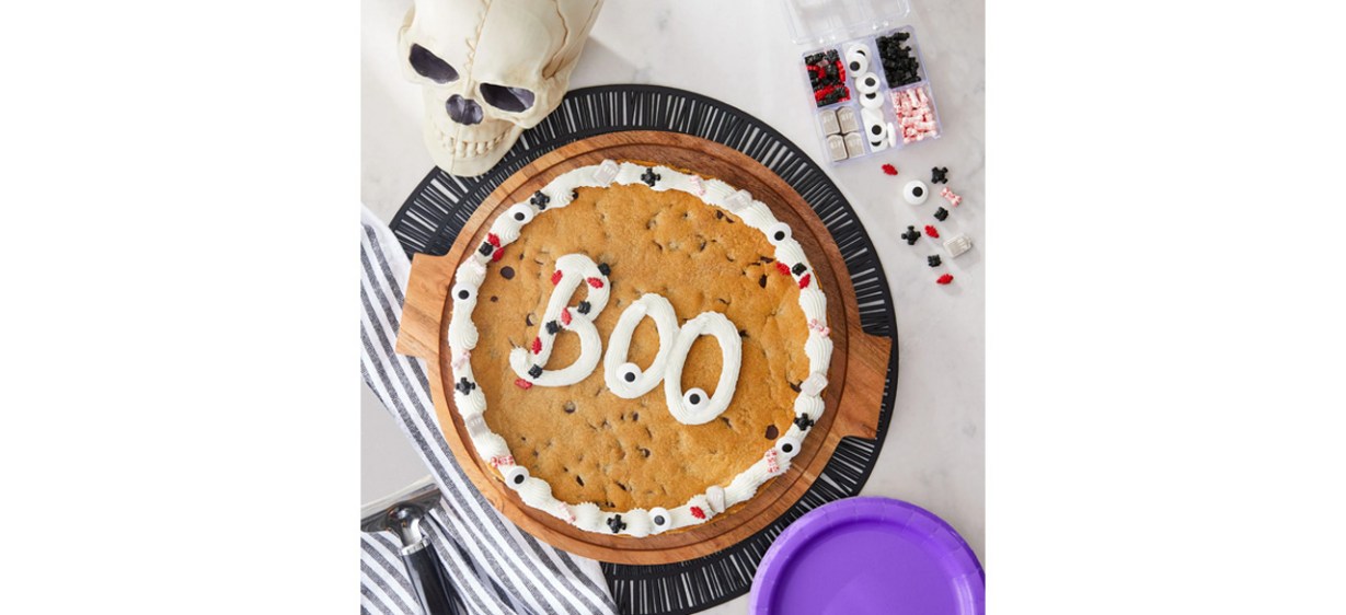 Spooky Halloween candy decorations on big cookie