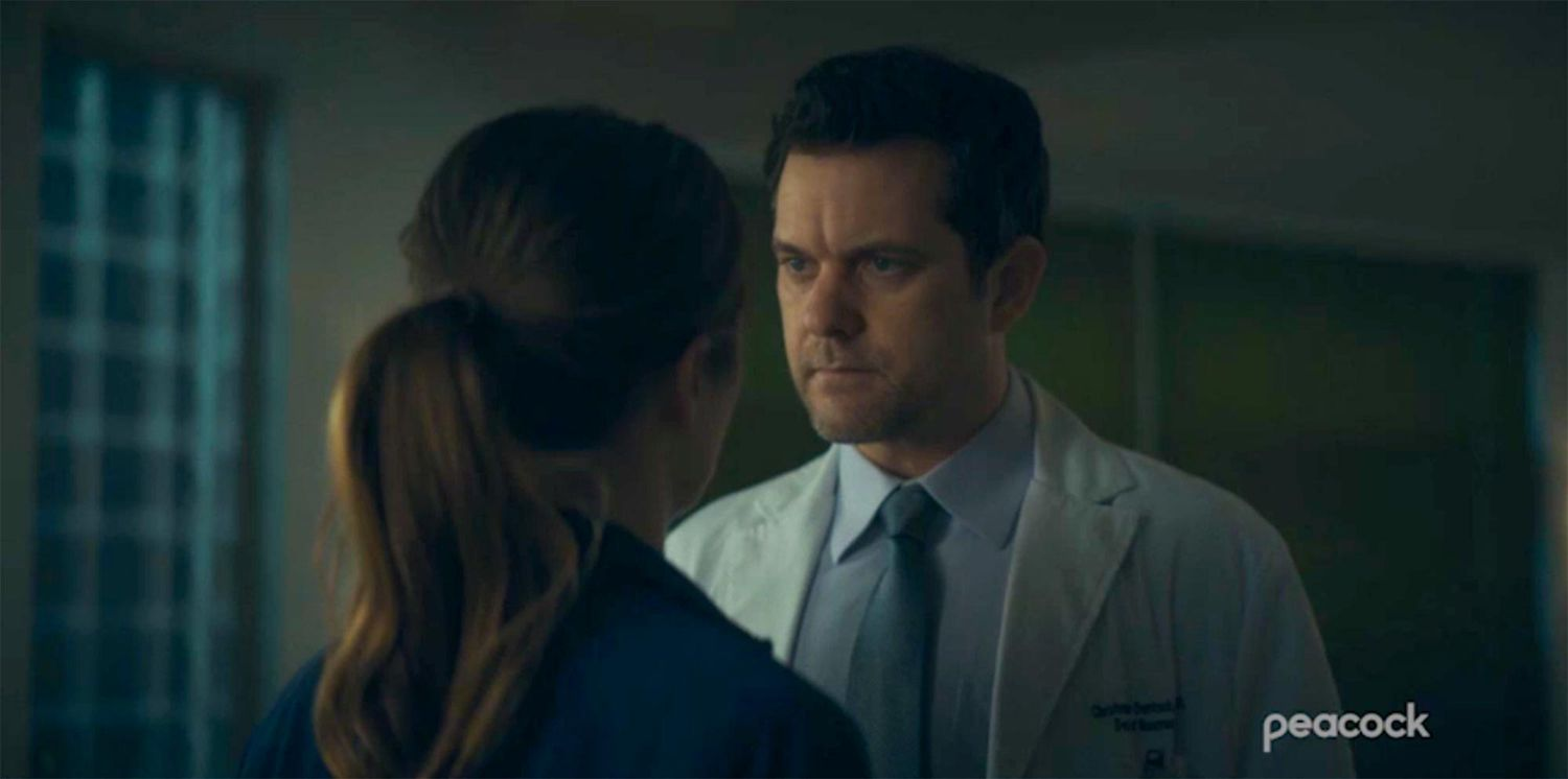 El Dr. Duntsch (Joshua Jackson) enfrenta a una de sus enfermeras.