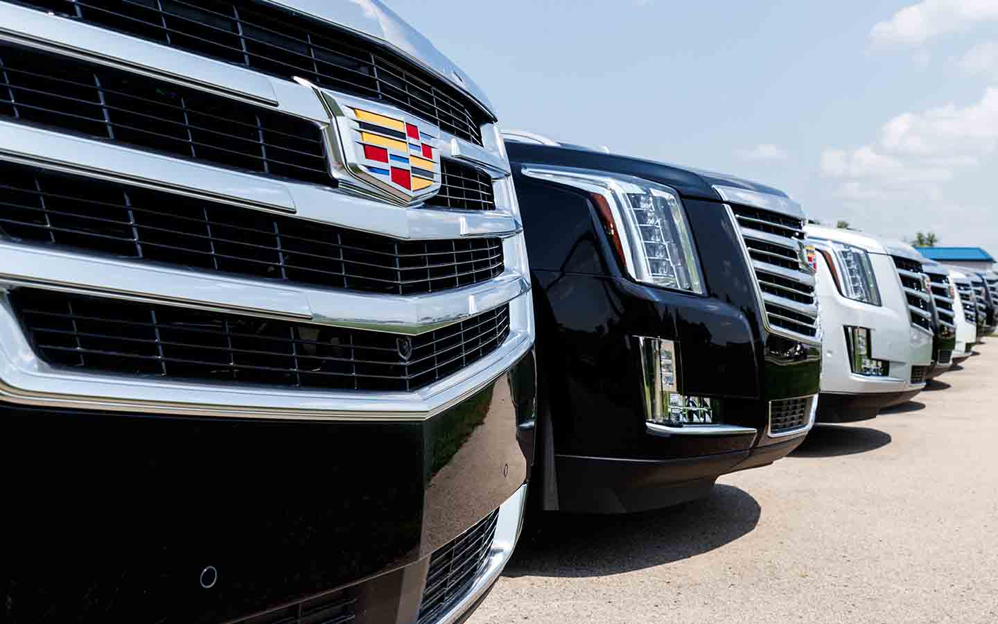 opt for any of the Pre-owned cadillac used cars in the UAE and bring a luxury vehicle home