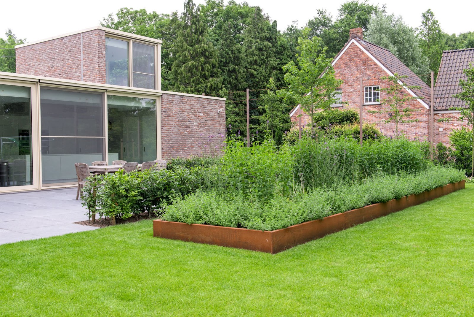Die Vorteile eines Cortenstahl-Beeteinfassungen in Ihrem Garten