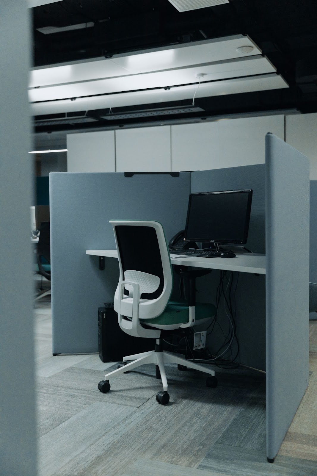 How to build an ergonomic office space using ergonomic office