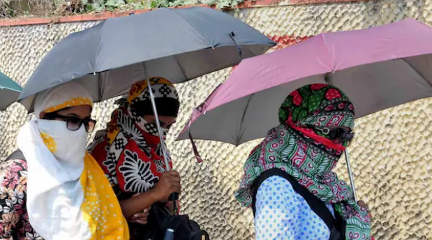 Red Alert Issued in Several India States, Kolkata Records Hottest Day in History