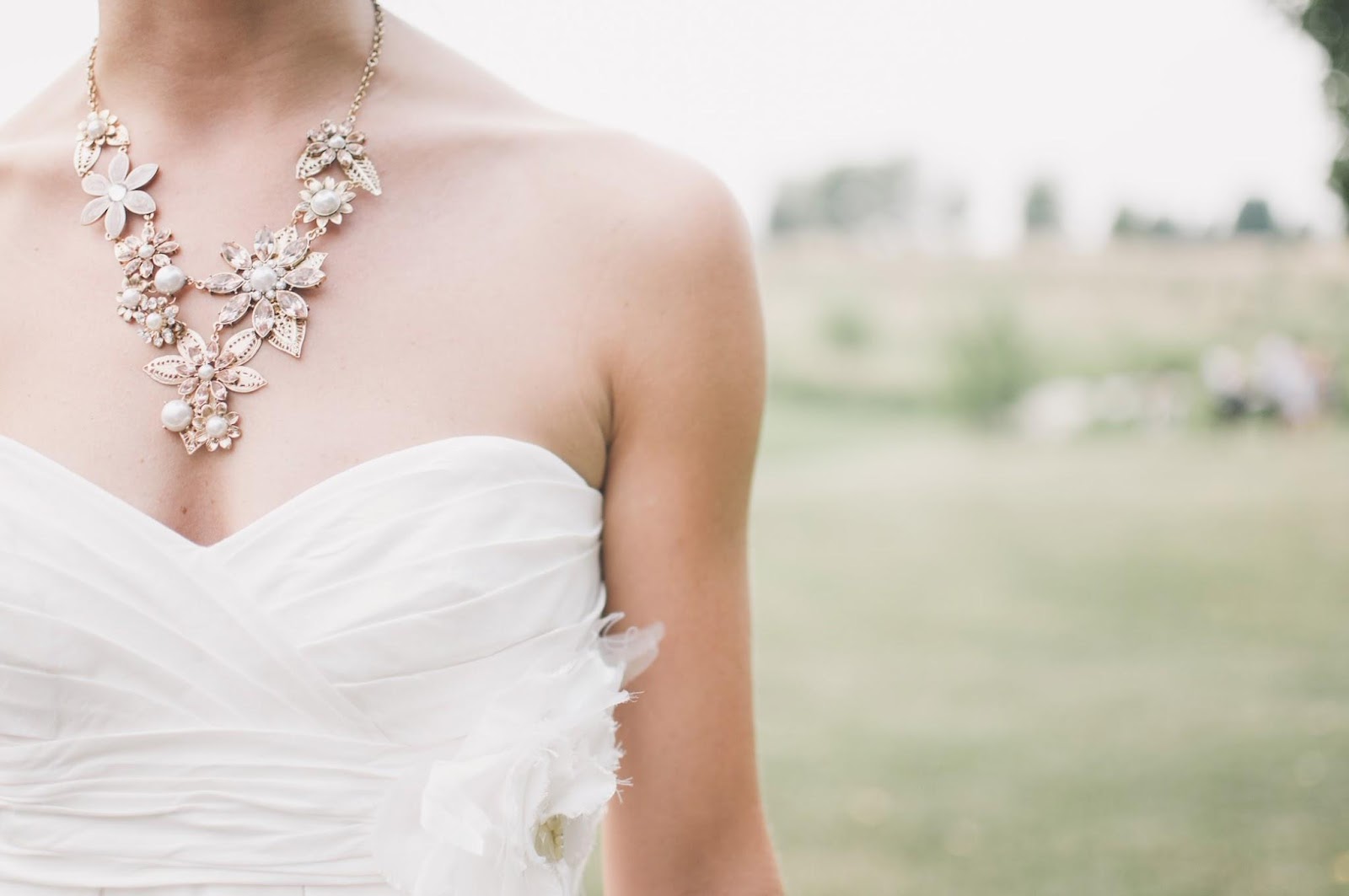 4 Tips for Finding the Perfect Jewellery for Your Wedding Day 1