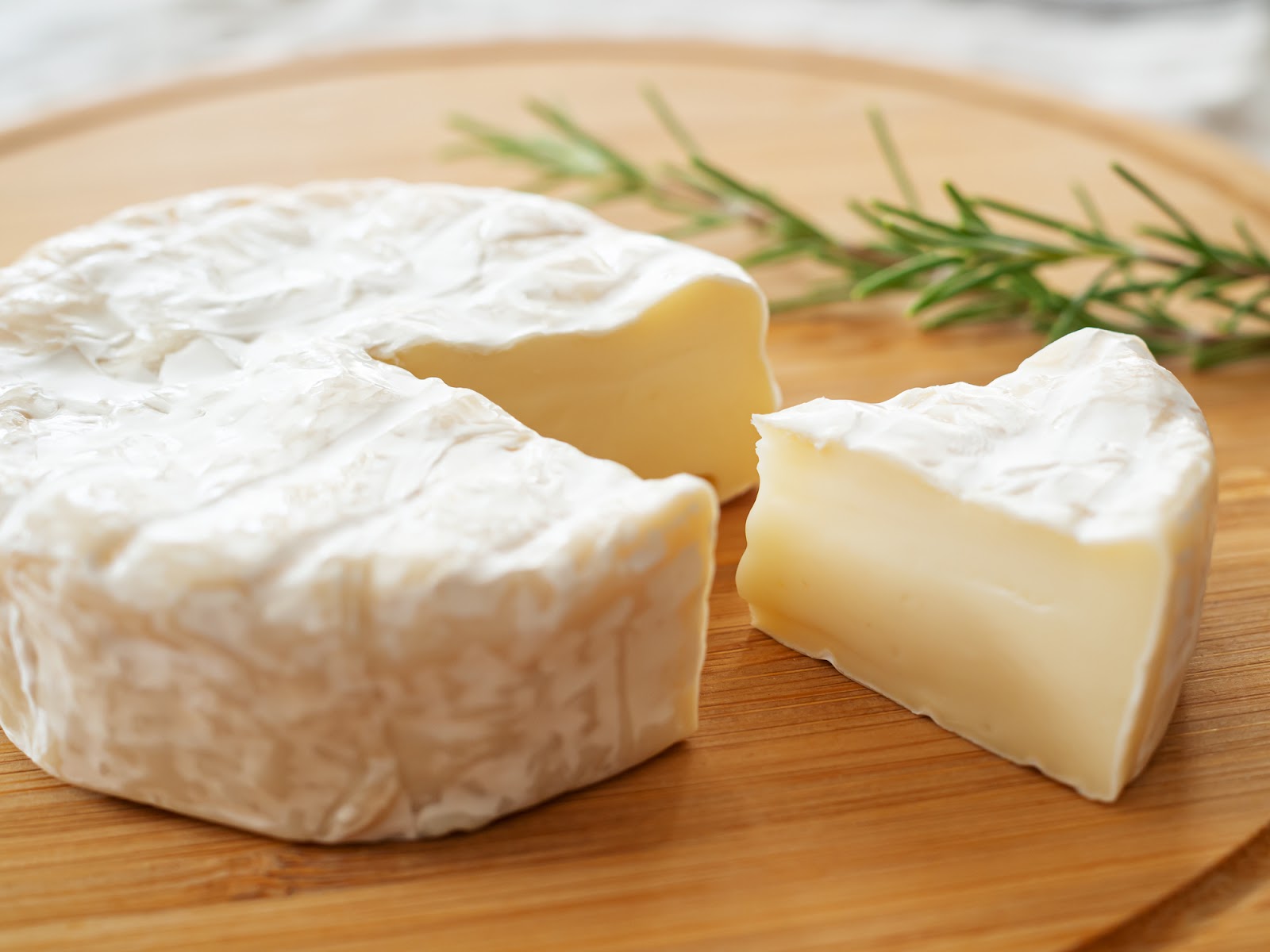 ソフトチーズとは、加圧も圧搾もされていない柔らかいチーズのこと。