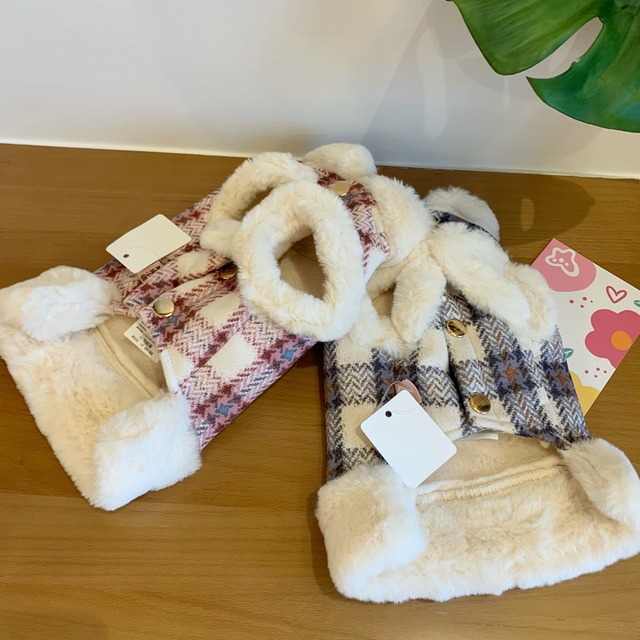 ハーネス対応の秋冬用の厚手ボアの小型犬服
