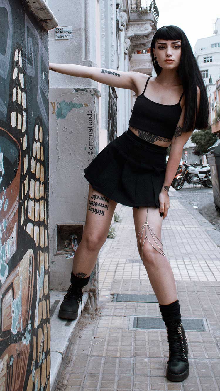 Isabel legchain leg chain cadenas piernas grunge gotico wolvagal ¿Qué es una leg chain o legchains?