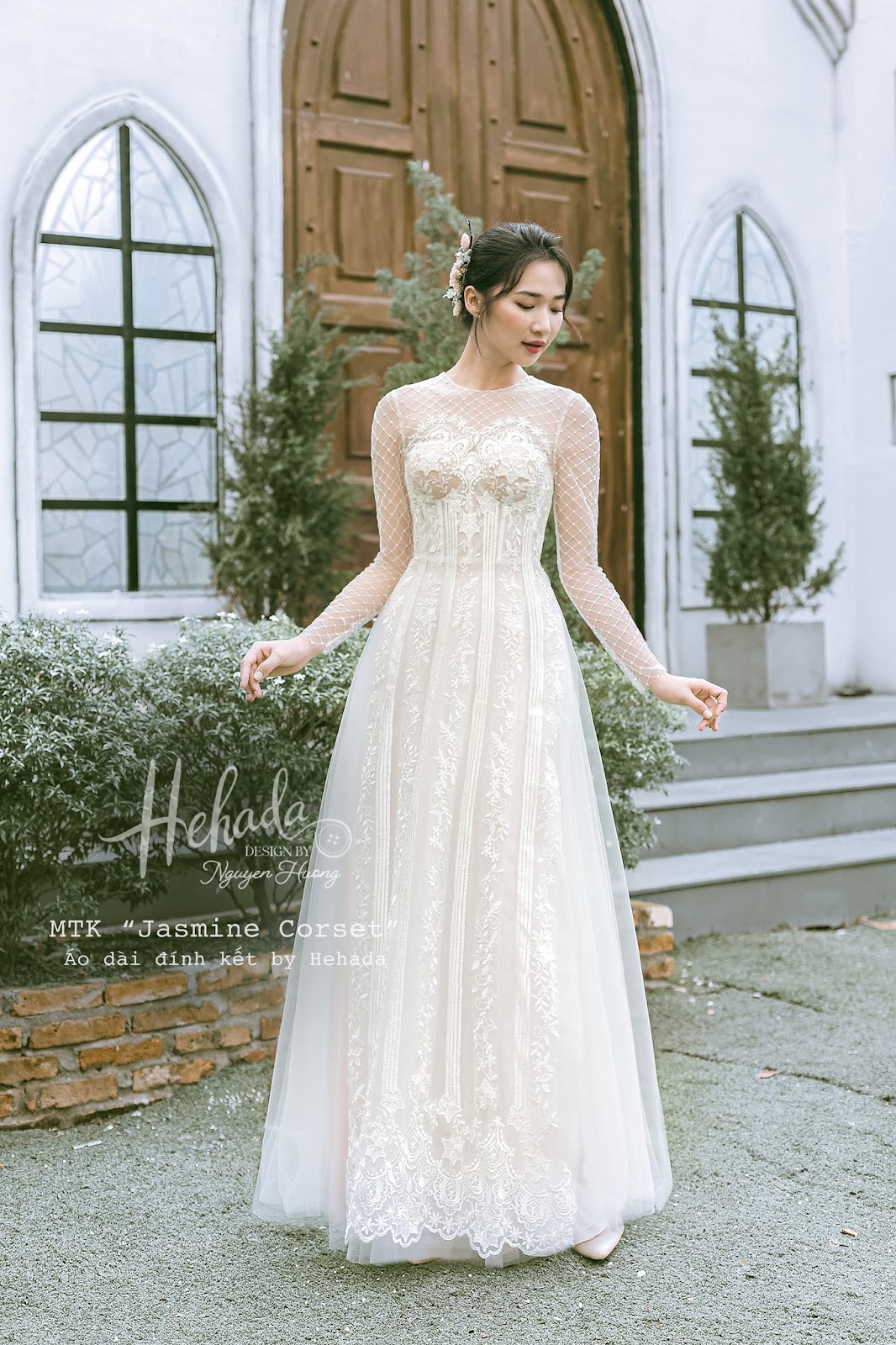 Form áo dài đính kết Jasmine Corset Trắng