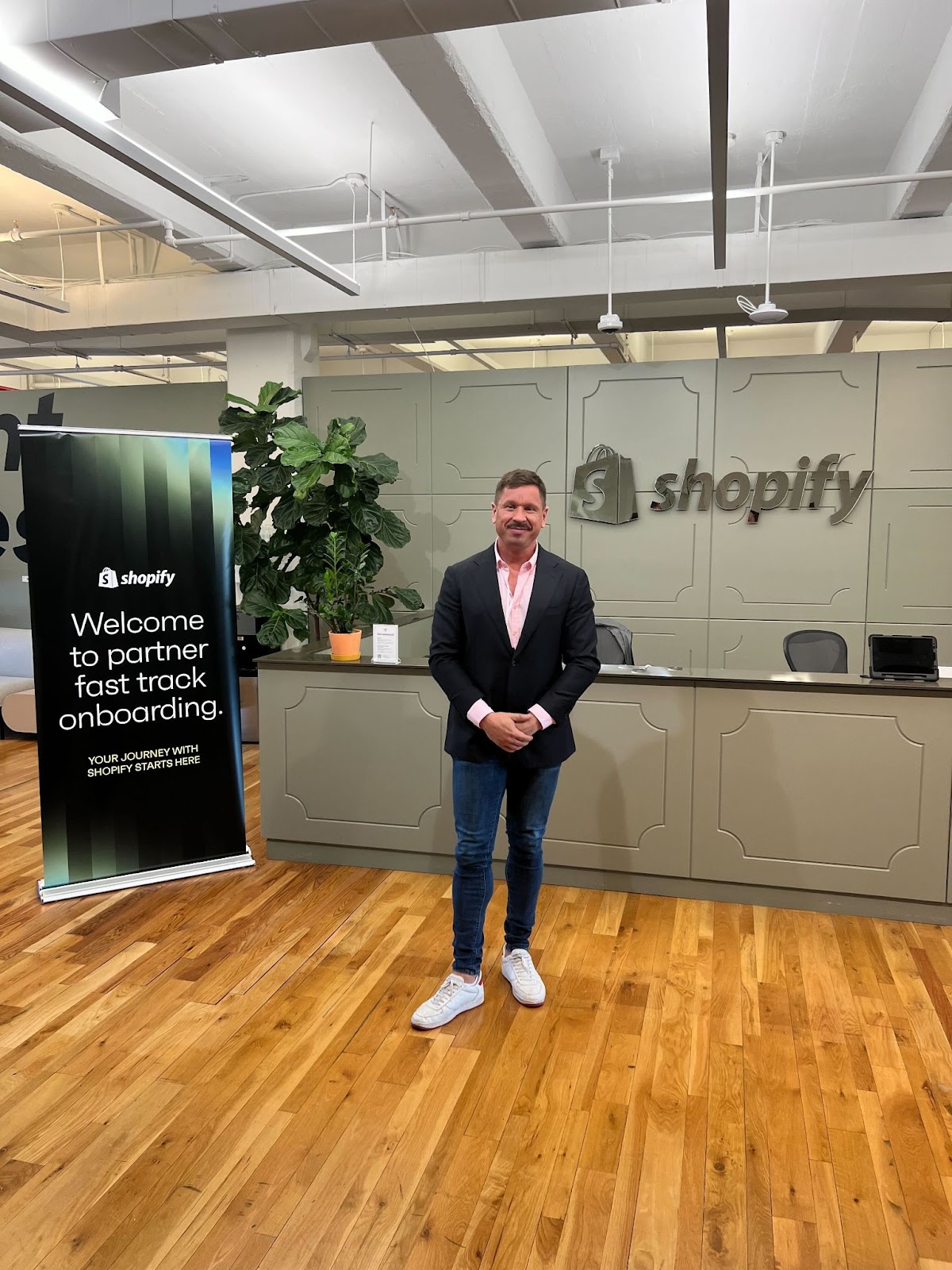 Gert Findel, CEO de Acid Labs, en el evento de Shopify en NY