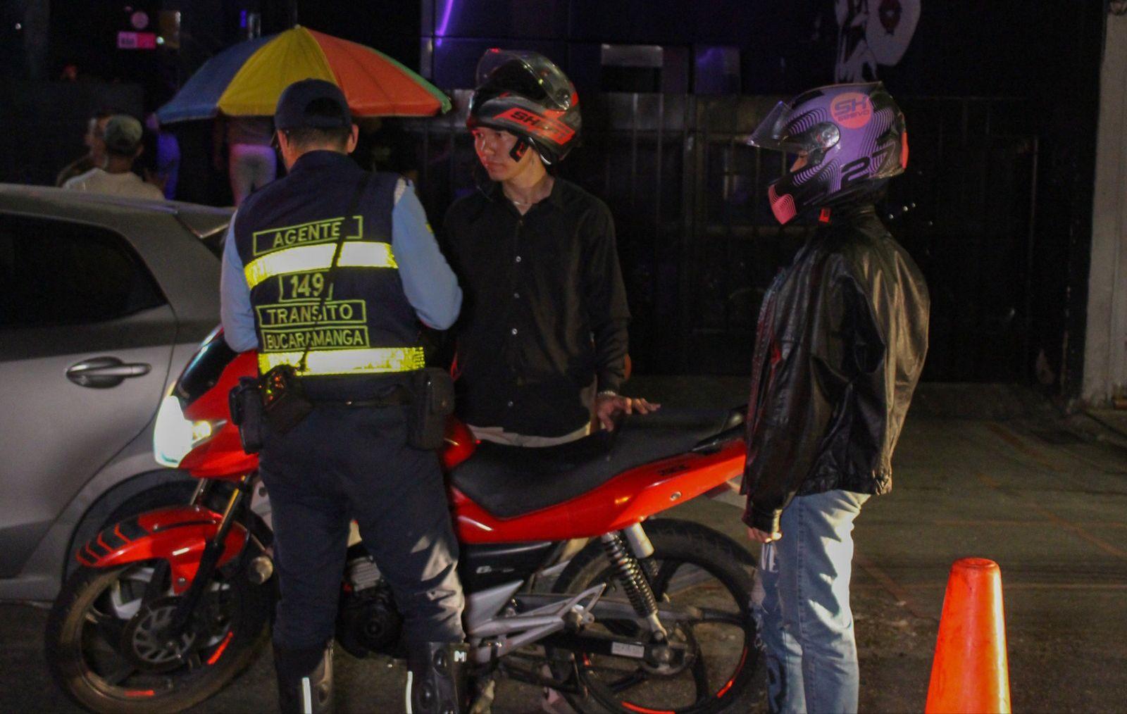 Cero muertos en 18 días en la implementación de restricción nocturna de motocicletas
