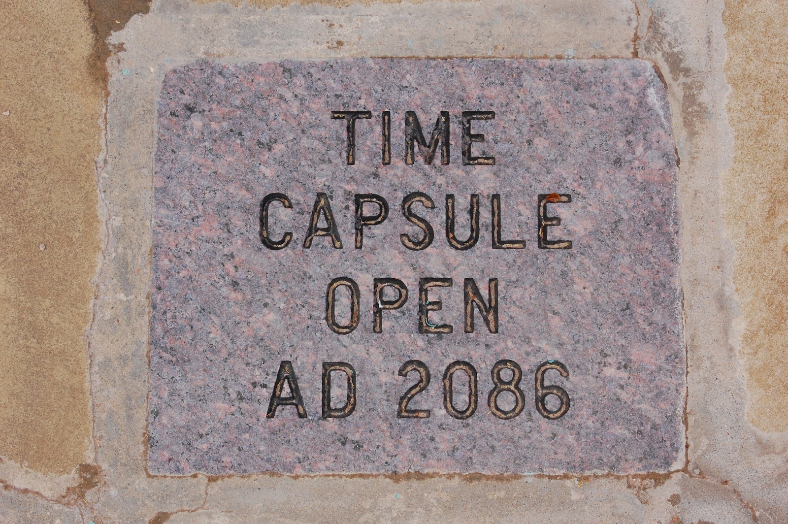 File:Time capsule plaque (Open AD 2086) - Little Rock, Arkansas - USA - 1  April 2008.jpg - Wikimedia Commons