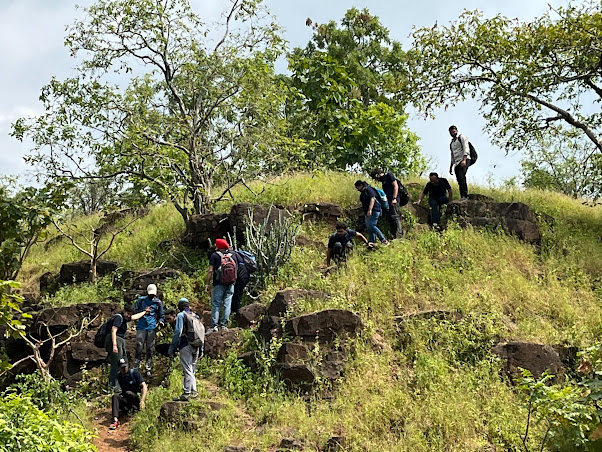 Everyone helped each other move safely