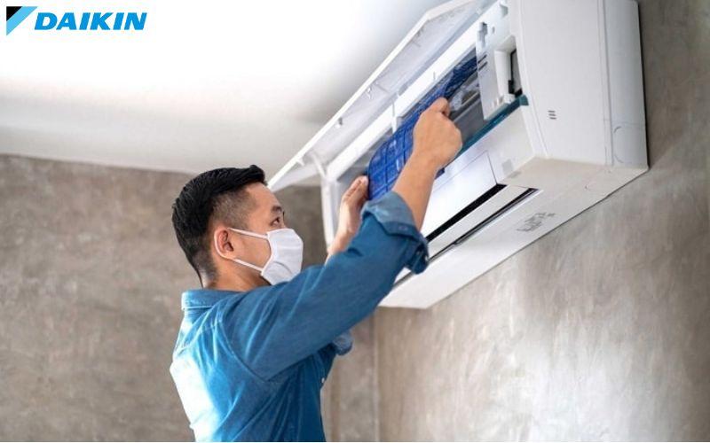 Máy lạnh mini treo tường có tuổi thọ thấp cũng như rủi ro xảy ra hư hỏng cao hơn máy lạnh treo tường thông thường.