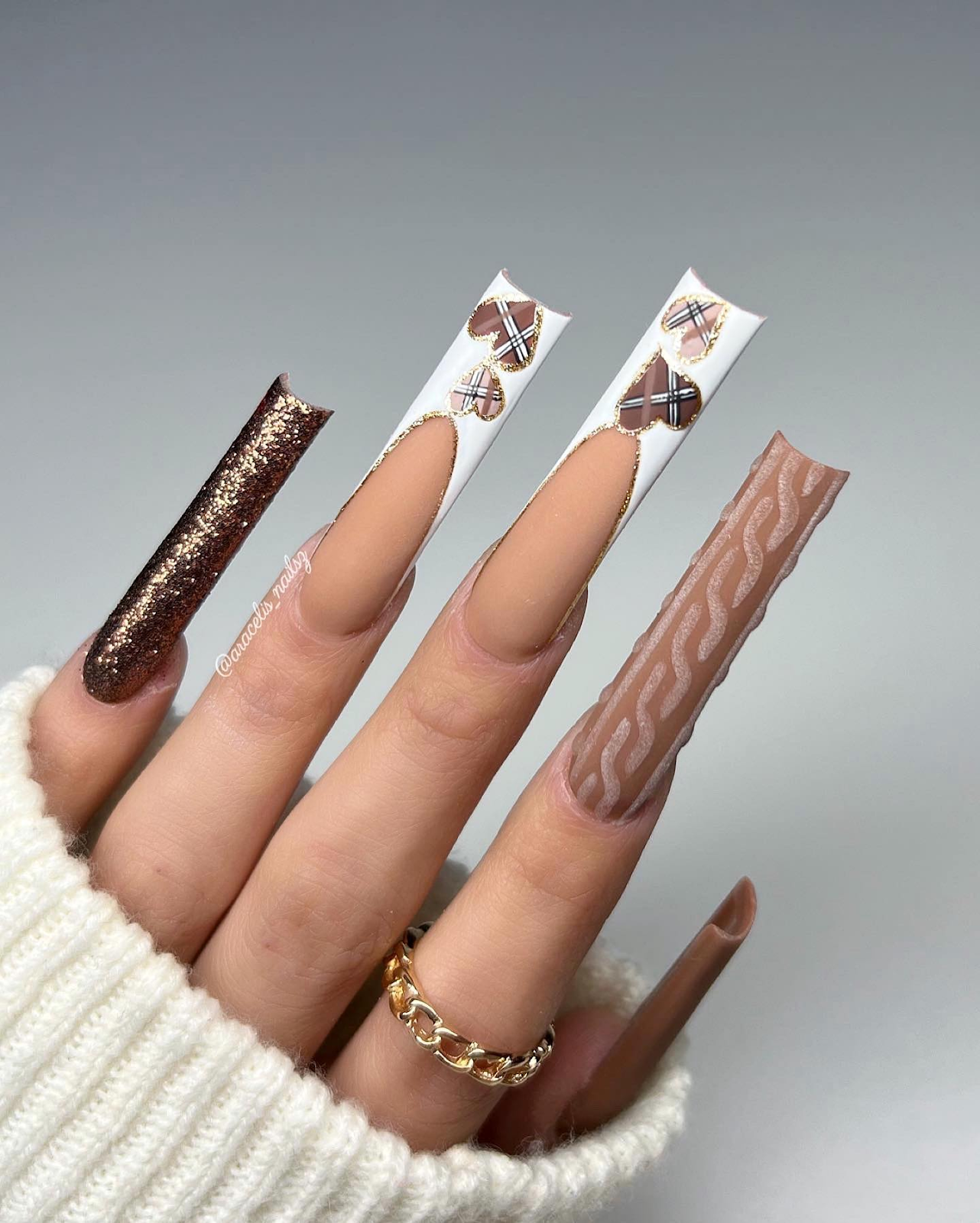 Art Flare Brown Nails