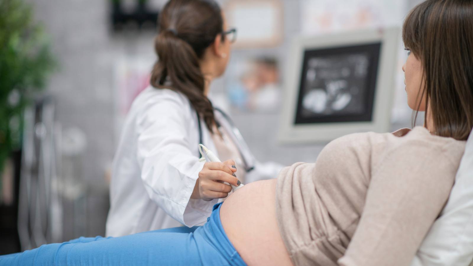 妊娠初期のお腹の張り：原因、対策、そして安心へのステップ