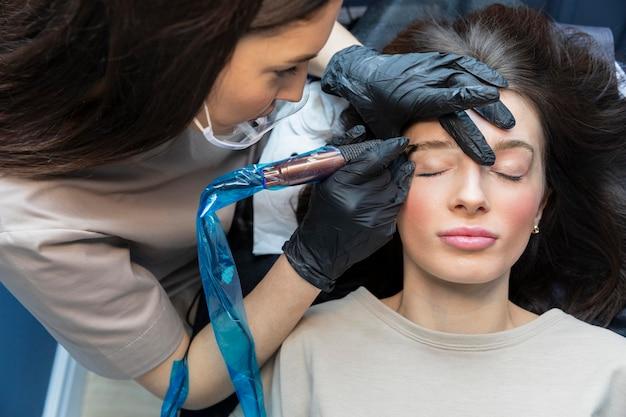 Micropigmentare vs. Microblading