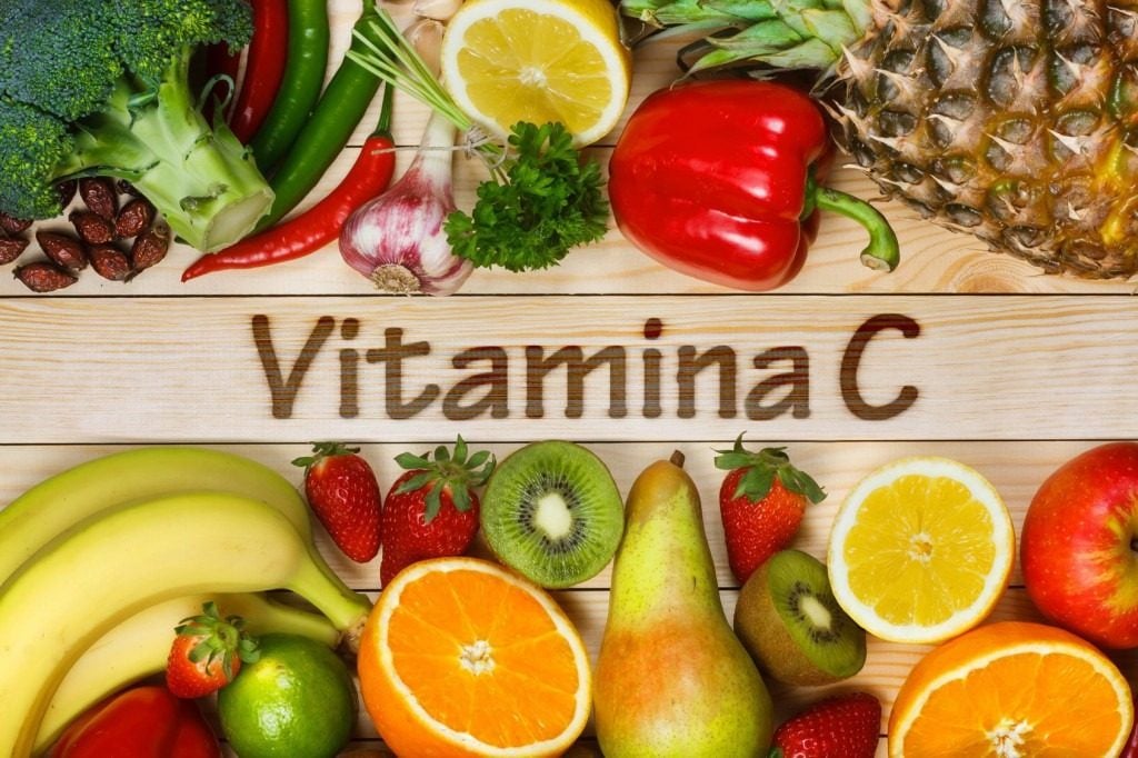 cách chữa đi tiểu buốt tại nhà cho nữ - bổ sung vitamin C