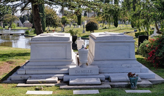An image of Cecil B DeMille’s gravesite in Los Angeles, California