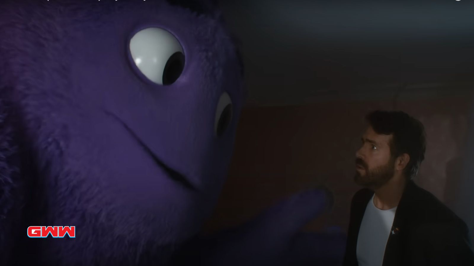 Amigo Imaginario Blue con Cal, interpretado por Ryan Reynolds, en la película "IF"