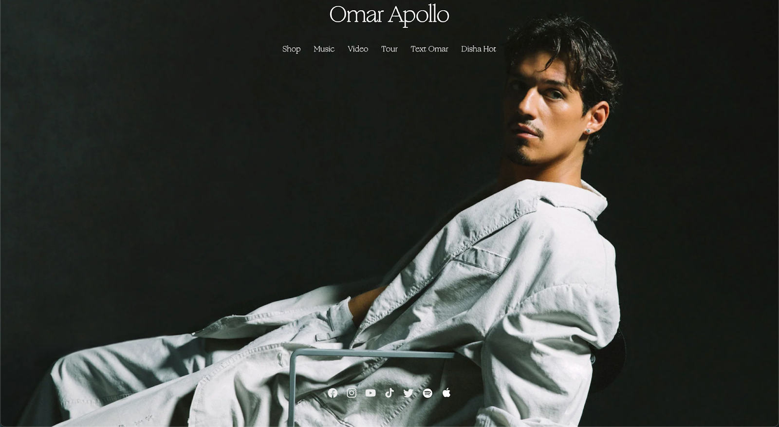 musician website example, omar apollo