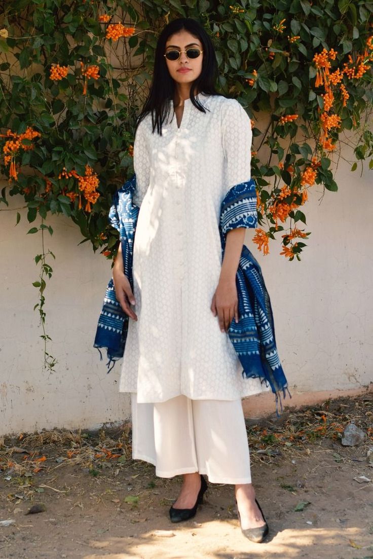 holi dress code