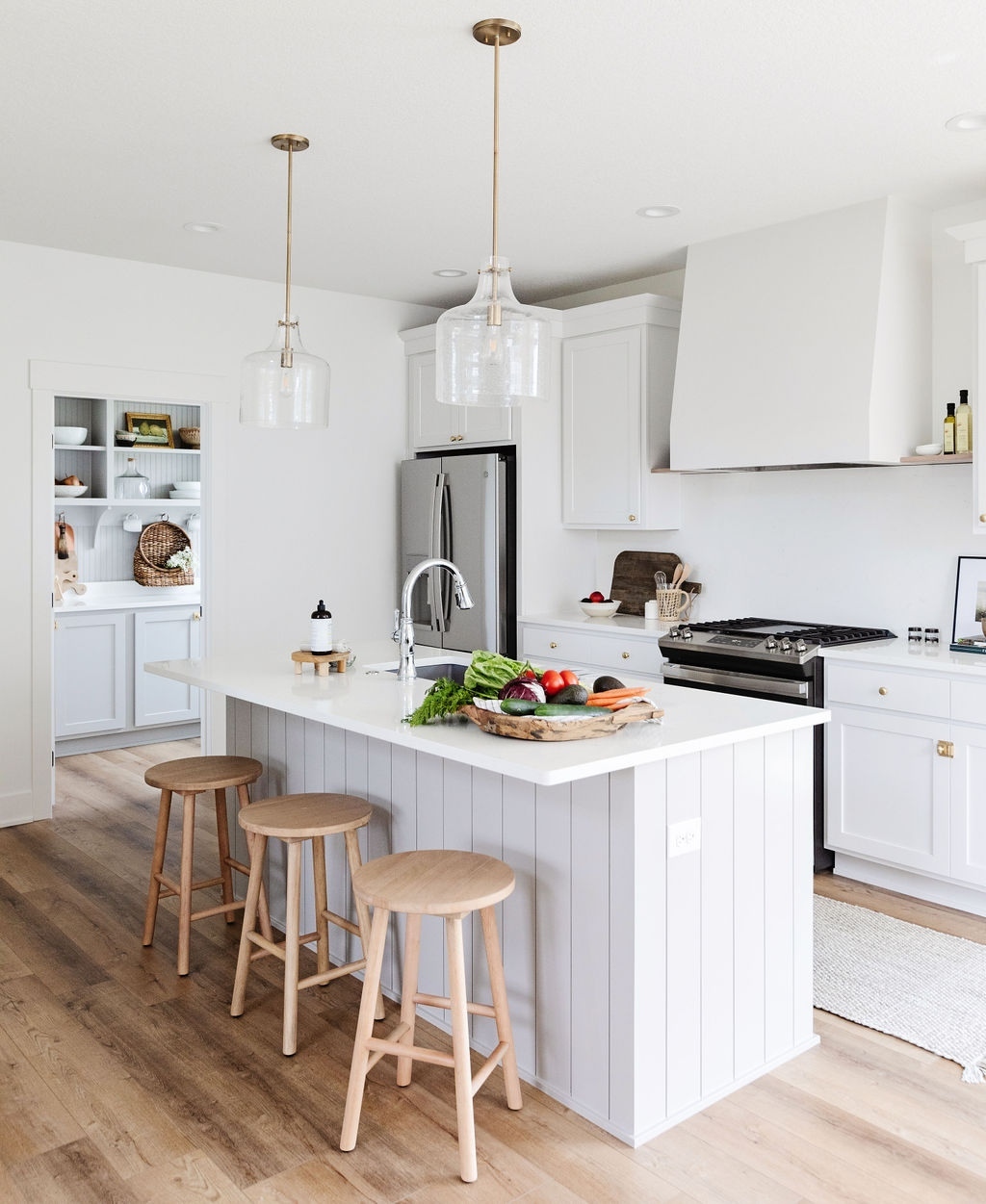 30 Beautiful Shiplap Kitchen Island Ideas For Farmhouse Elegance