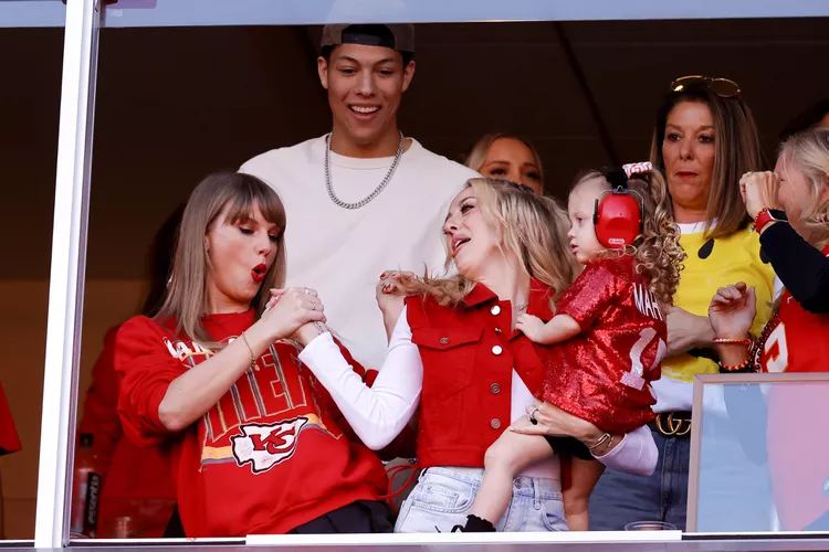 Taylor Swift Brittany Mahomes