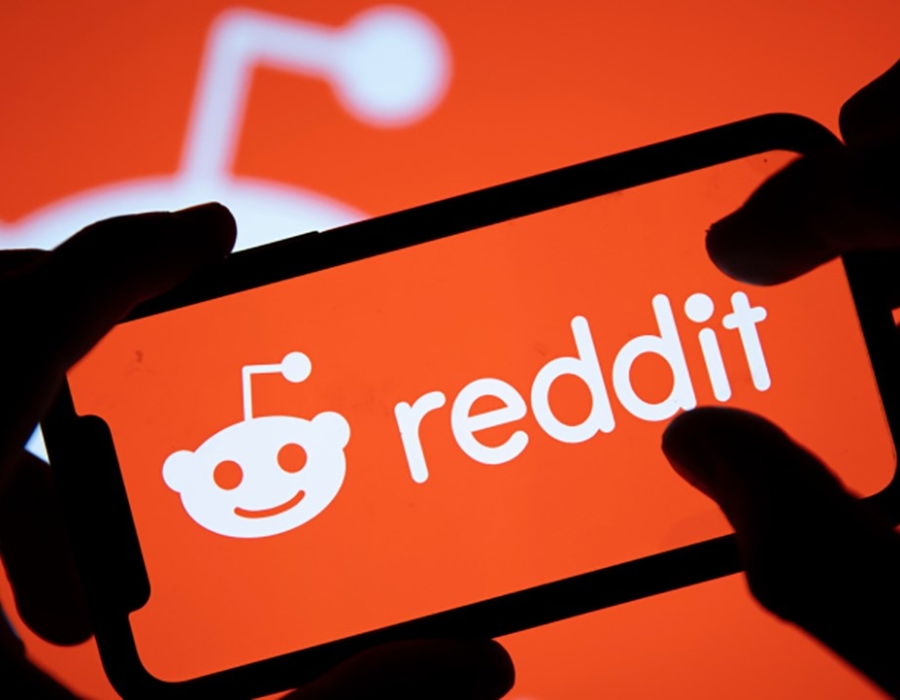 Why Should You Use Reddit For Website Builders Insights