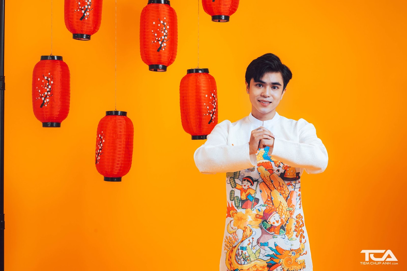 chụp hình với áo dài đẹp