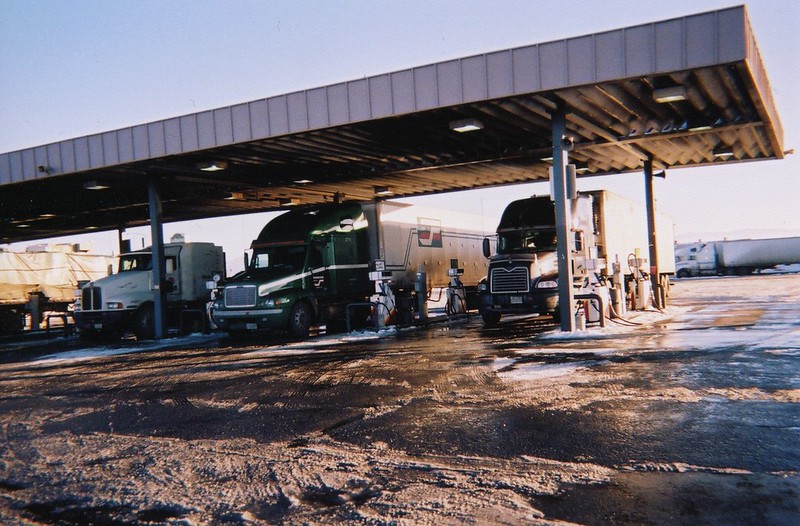 Give Truckers Priority - Truck stop rules for RVers