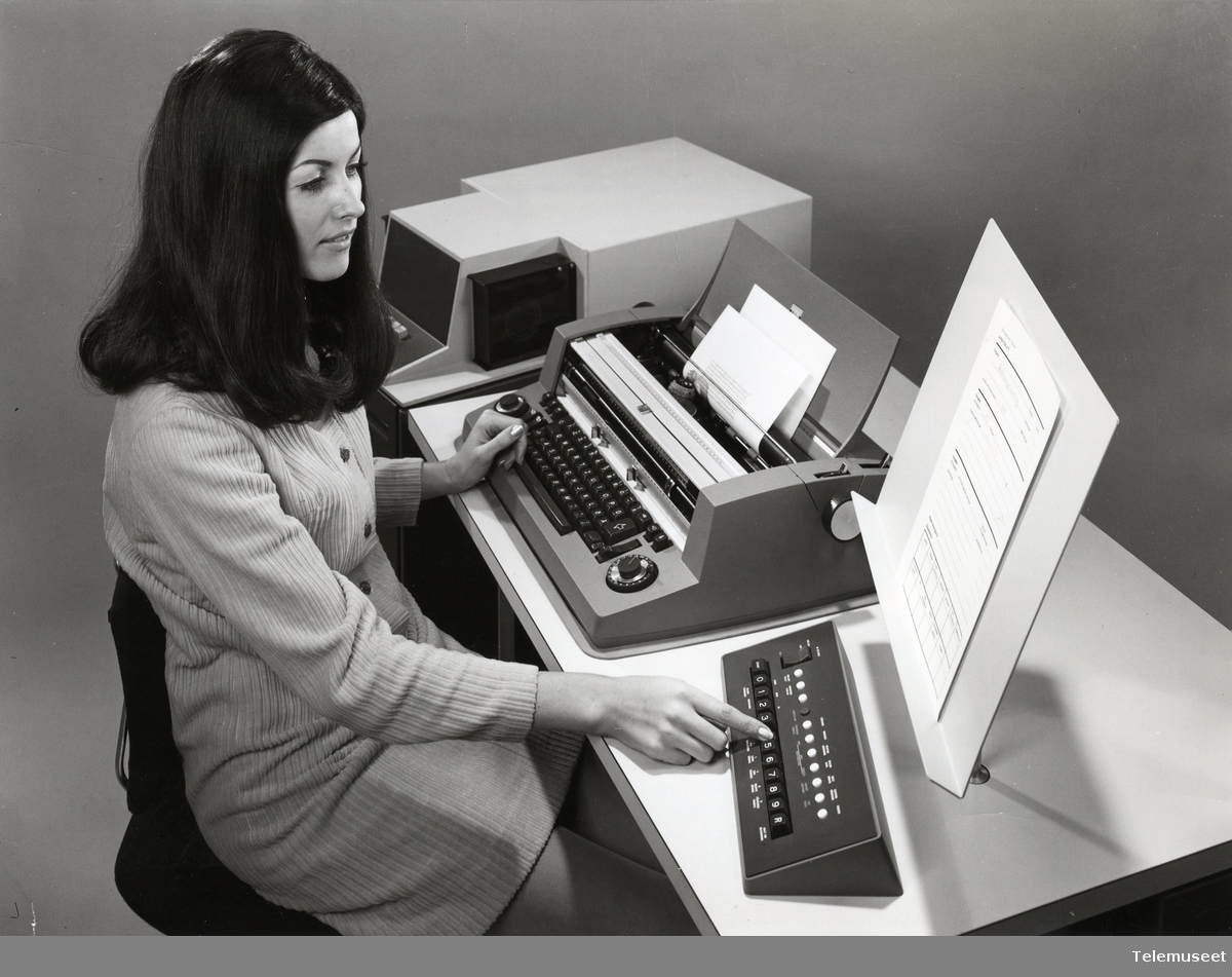 An IBM Selectric Composer model 72