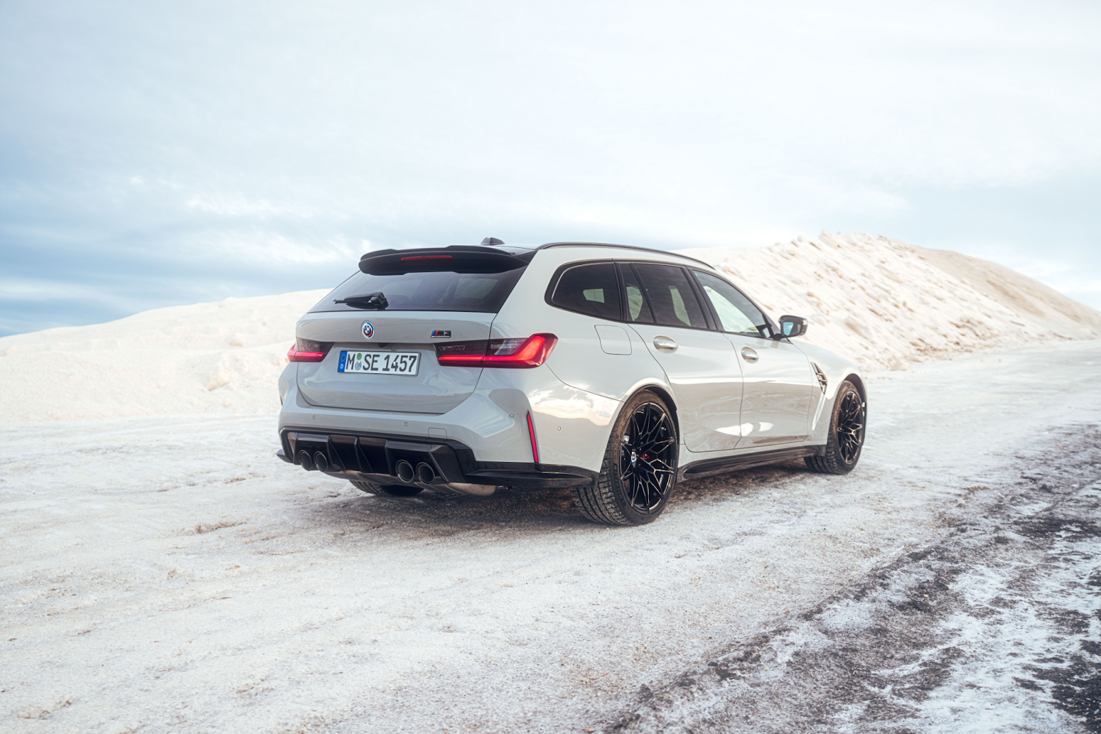 ดีไซน์ภายนอกรถยนต์ : BMW M3 Competition M xDrive Touring