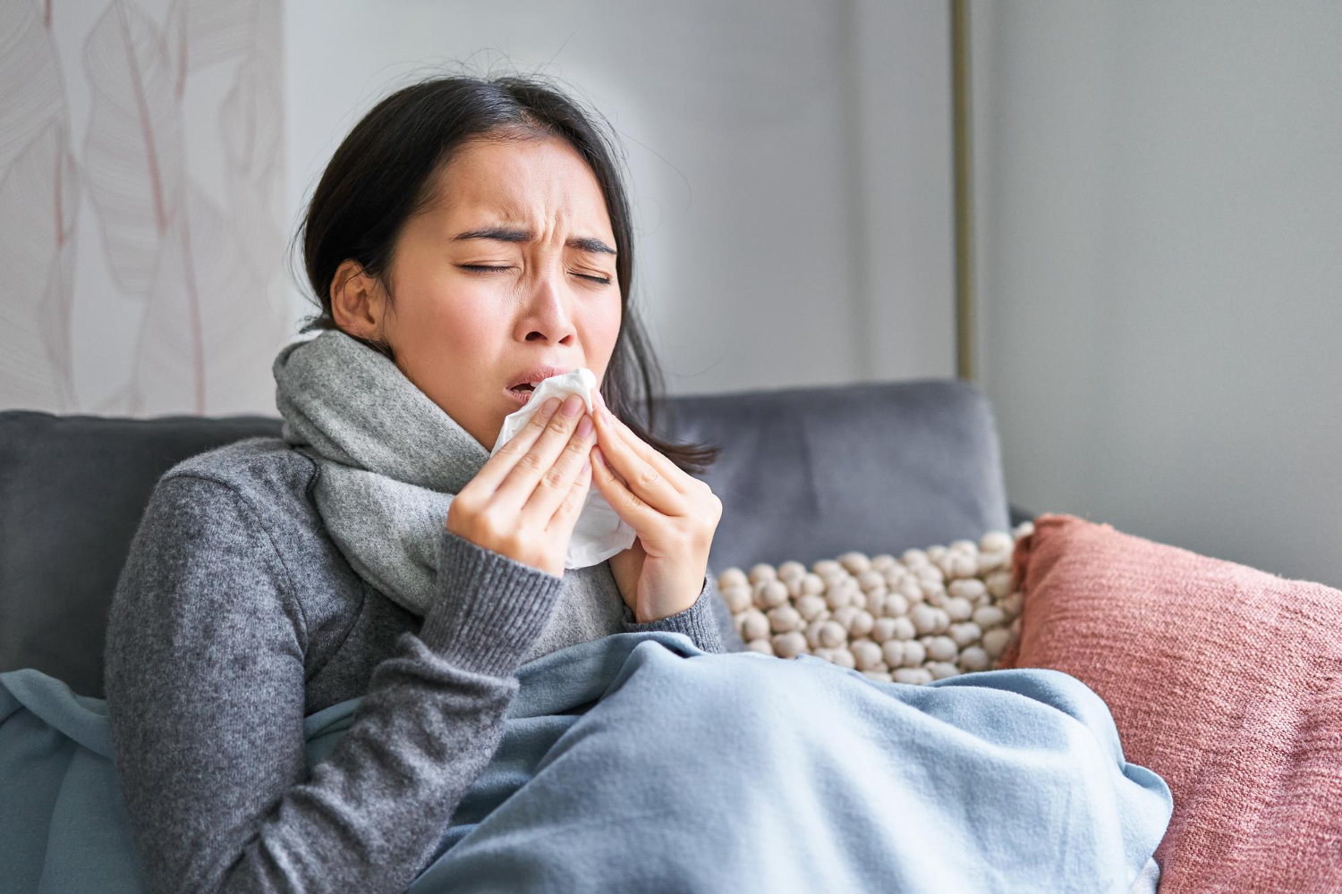 Đau họng buồn nôn có thể là do bệnh nhân mắc phải các bệnh về đường hô hấp hoặc tiêu hóa