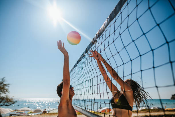 Play volleyball on the beach