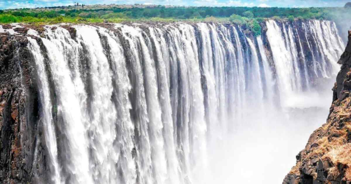 Victoria Falls: Africa's Majestic Waterfall