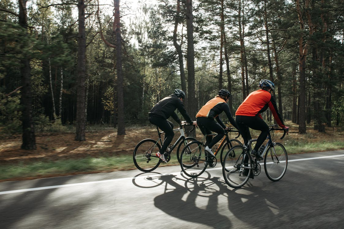 Teams can arrange to bicycle around the beautiful city of Atlanta. The picture shows a friend's group bicycling.