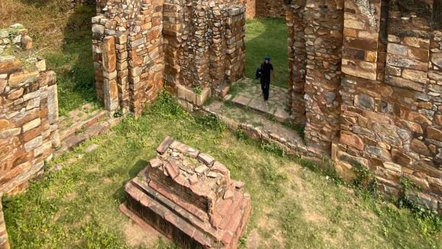 delhi Balban Tomb, balban tomb history, Ghiyas-ud-din Balban, story of Balban’s Tomb, mughal era tomb, Maulvi Zafar Hasan, Mehrauli dargah, Mehrauli’s Archaeological park, India’s architectural history, indian express news