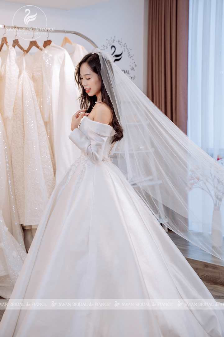 Váy cưới đơn giản Hàn Quốc với chất liệu cao cấp