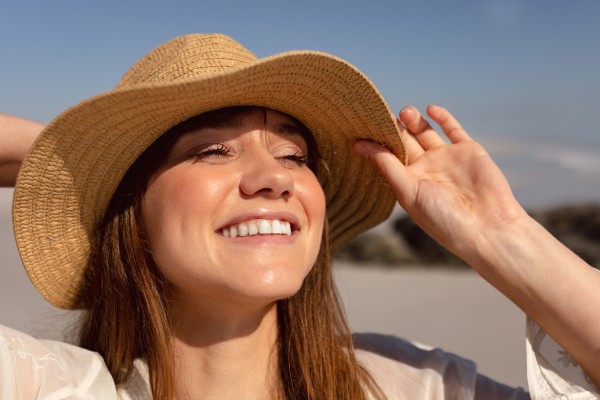 How to Protect Your Hair From the Sun - MAYRAKI