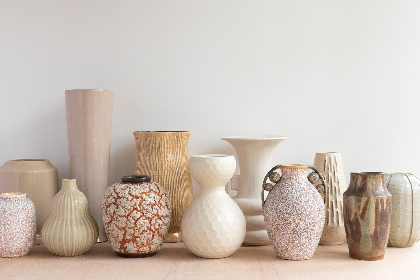 Необычные вазы для цветов: 57 вариантов для вашего интерьера из различных  материалов (стеклянные, керамические, хрустальные) | SIMA-LAND.RU
