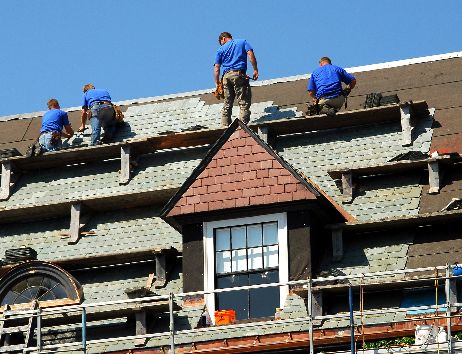 Roof installation in Wisconsin done by First Quality Roofing