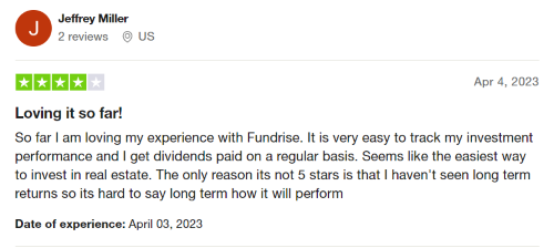 A four-star Fundrise review from someone who is “loving” their experience. 