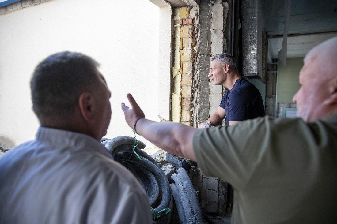 Віталій Кличко перевірив, як ремонтують Київський госпіталь ветеранів війни, де створюють великий реабілітаційний центр