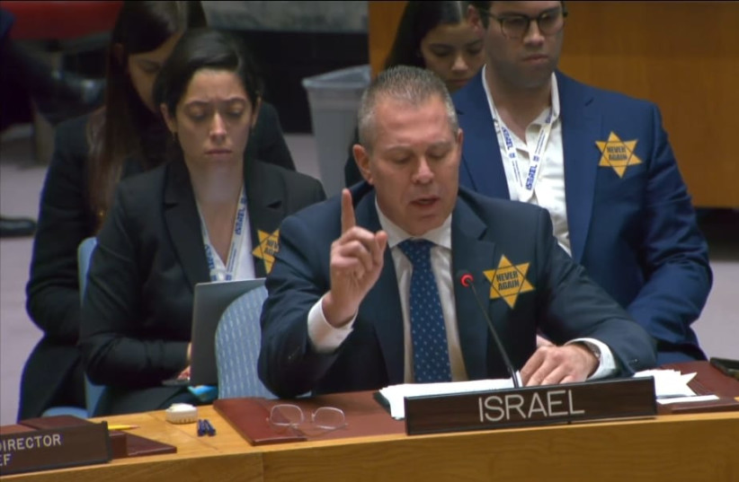  Israeli Ambassador to the UN Gilad Erdan wears a yellow Star of David at the UN Security Council on October 30, 2023. (photo credit: SCREENSHOT VIA MAARIV)